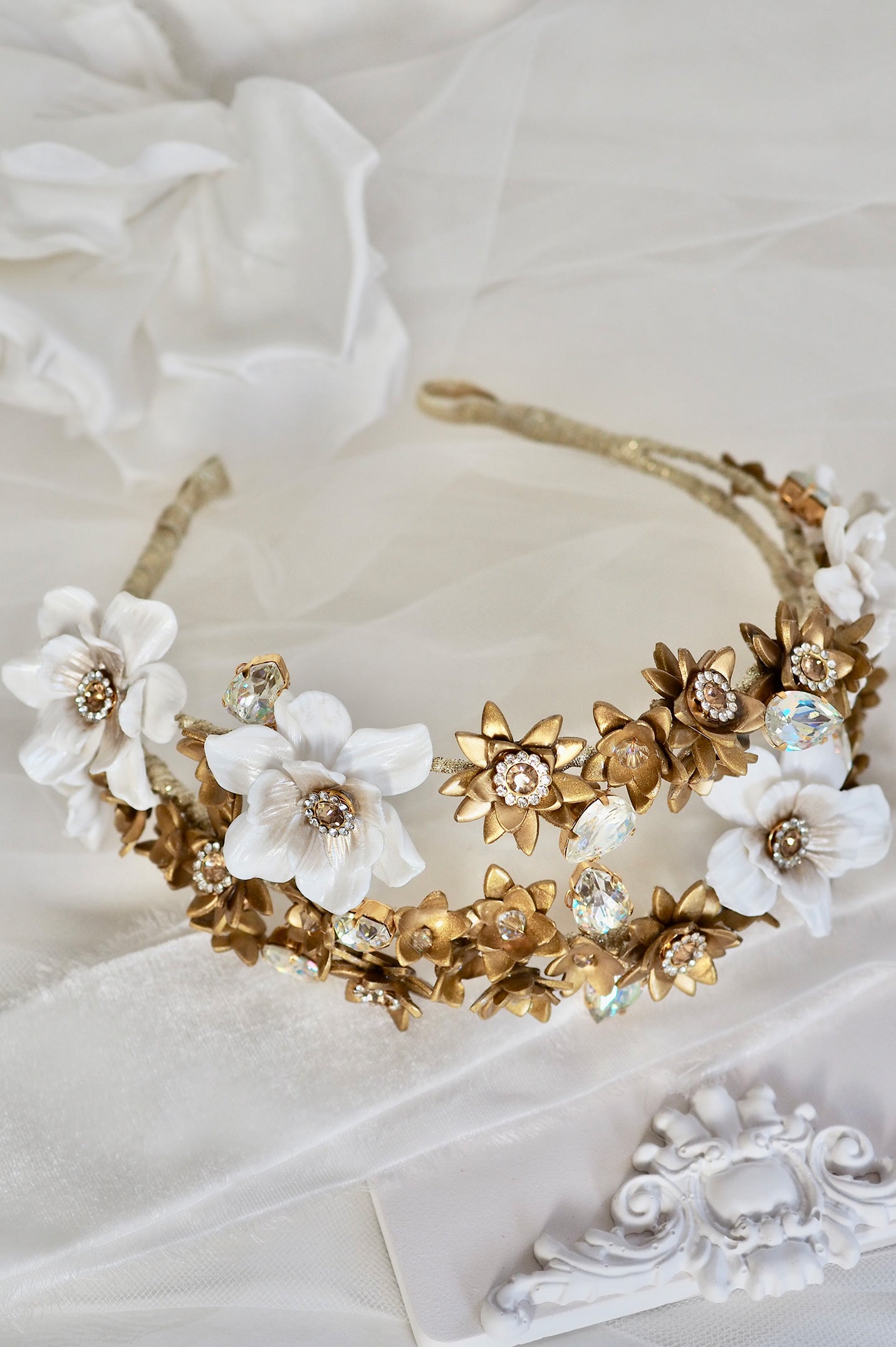 THE HOWARD TIARA – The Lilac Tree Bridal